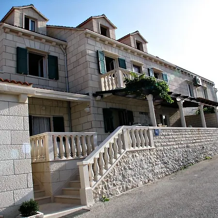 Apartment In Pucisca/insel Brac 26249